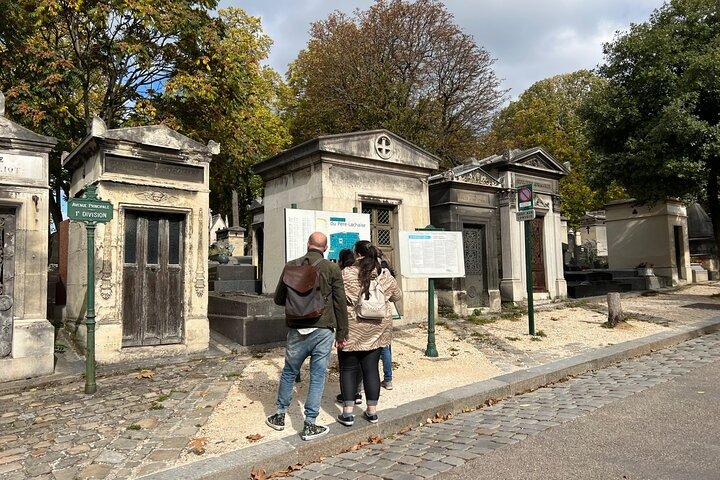 パリ：お化けペール ラシェーズ墓地のガイド付きツアー
