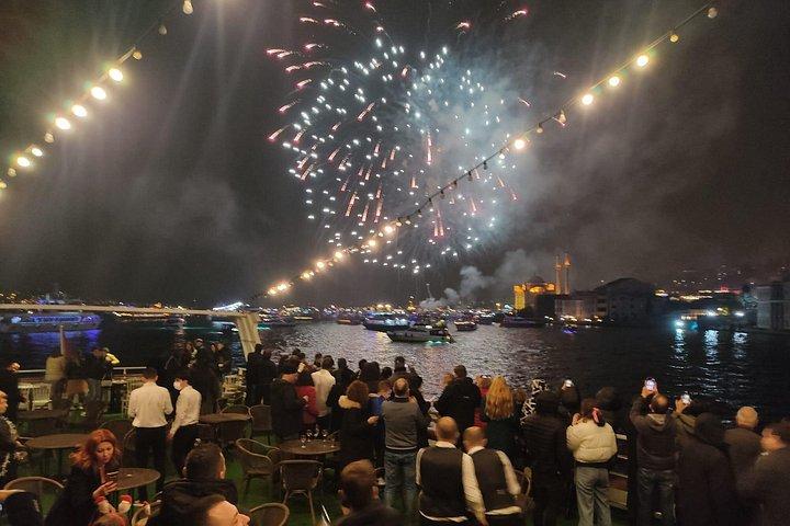 Istanbul Bosphorus New Year's Eve Dinner Cruise Party in Istanbul