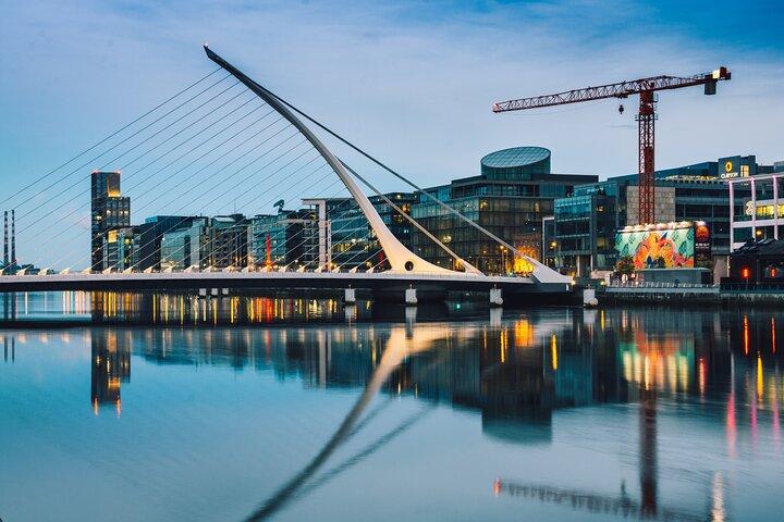 Dublin búsqueda tesoro & Highlights tour a pie autoguiado