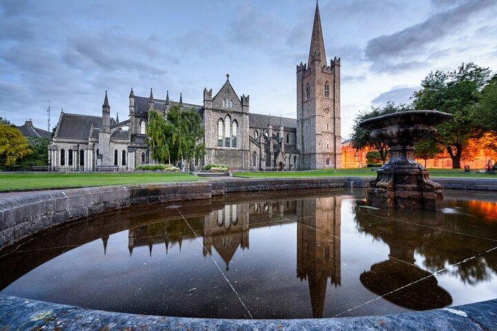 Dublin búsqueda tesoro & Highlights tour a pie autoguiado