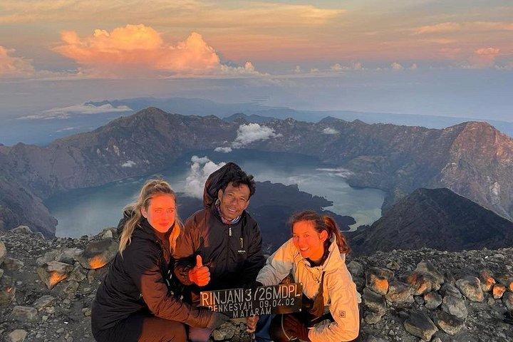 3D-2N リンジャニ山の探検 - 頂上 - 湖と温泉