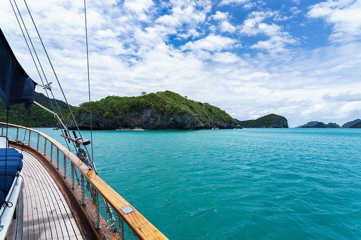 Full-Day Angthong Discovery Cruise from Koh Samui