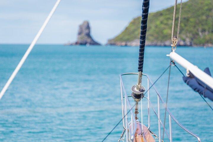 Full-Day Angthong Discovery Cruise from Koh Samui