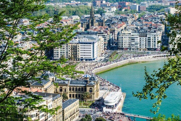 San Sebastian Scavenger Hunt & Excursão a pé guiada