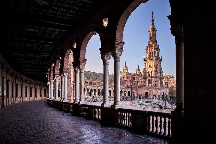 Seville Scavenger Hunt & Highlights Self-Guided Walking Tour