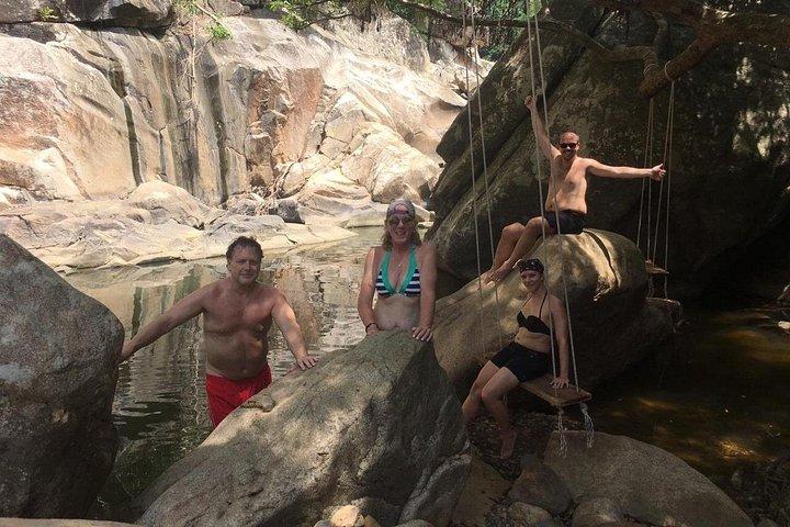 NHA TRANG WATERFALL TOUR - 人里離れた場所 (トレッキング、クライミング、水泳)