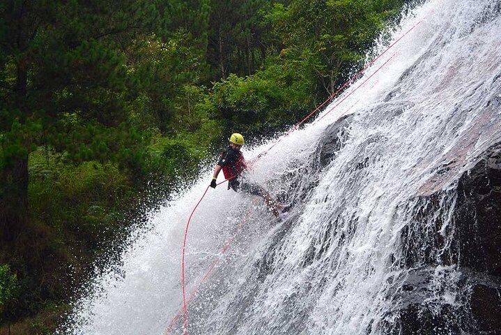 Heldags Canyoning-aktivitet i Da Lat med frokost