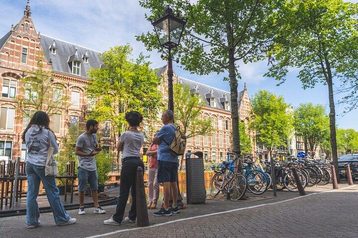 Amsterdam Small-Group Walking Tour med typisk hollandsk pandekage