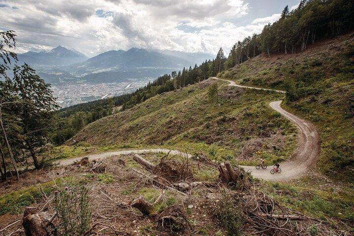 Visite guidée à vélo électrique - Arzler Alm Single Trail