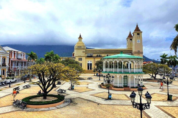 Tour privado por la ciudad de Puerto Plata con Monte Isabel, ron y chocolate
