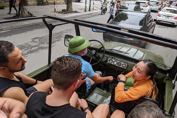女性が案内するハノイ ジープ ツアー: ハノイの田舎半日