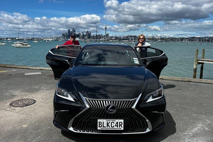Visite privée d'Auckland City pour les couples. Soyez conduit avec chauffeur avec des extras supplémentaires.