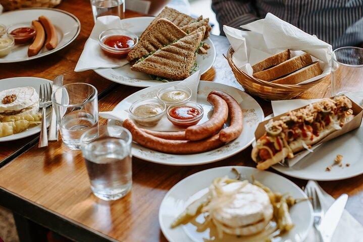 Visite privée de 4 heures : bières tchèques et tapas dans les quartiers de Prague