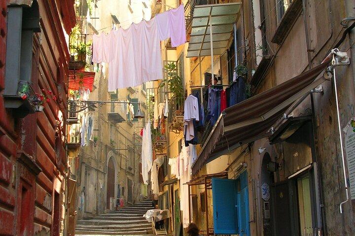 Naples Scavenger Hunt & Highlights Self-Guided Walking Tour