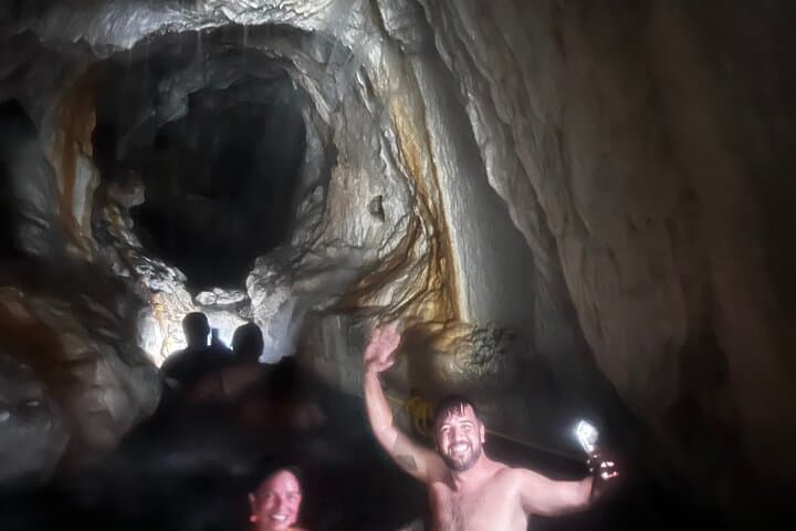Private Tour of Tolantongo Grottoes with Transportation from CDMX