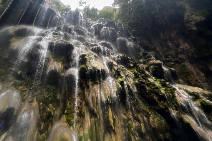 Private Tour of Tolantongo Grottoes with Transportation from CDMX