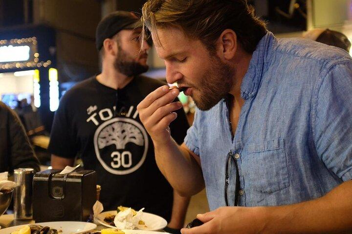 Begeleide wandeltochten door Istanbul met proeverijen van eten en drinken