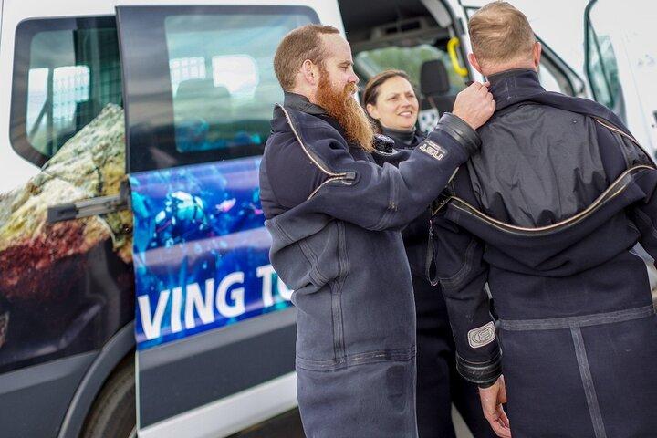Silfra: Diving Between Tectonic Plates - Mød på stedet