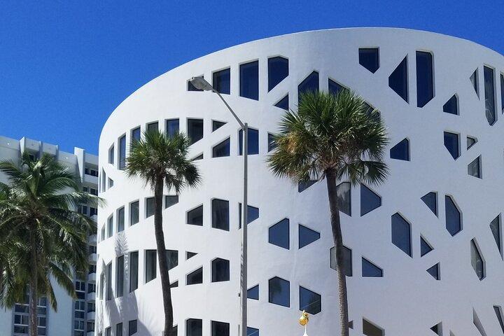 Recorrido turístico privado por Miami y Miami Beach en una minivan de lujo