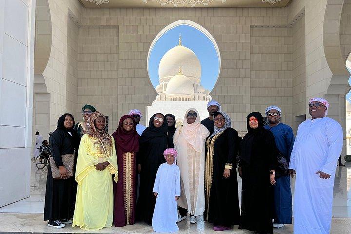 Abu Dhabi Full-Day Sightseeing Tour from Dubai with Mosque Visit