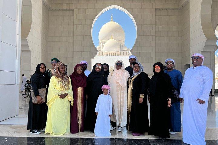 Abu Dhabi Full-Day Sightseeing Tour from Dubai with Mosque Visit