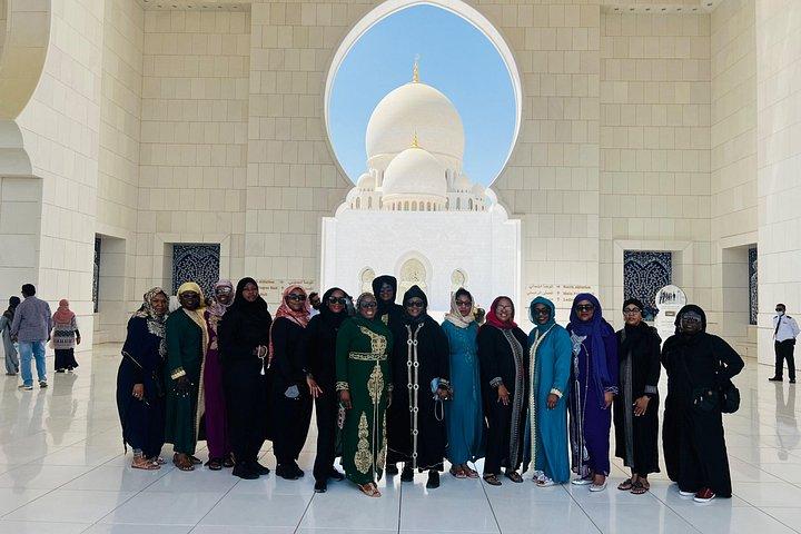 Abu Dhabi Full-Day Sightseeing Tour from Dubai with Mosque Visit