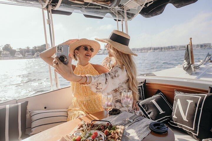 Crucero Privado en Embarcación : Vino, Charcutería y Avistamiento de Leones Marinos