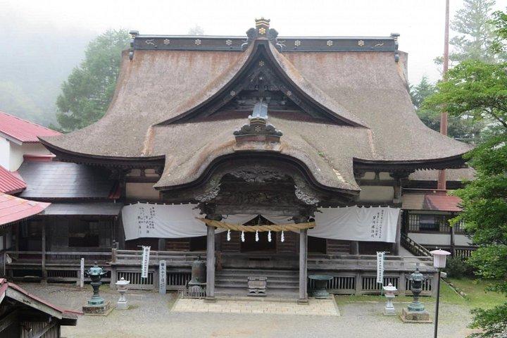 七面山での 2 日間のプライベート ガイド付き一晩ハイキングと仏教寺院滞在