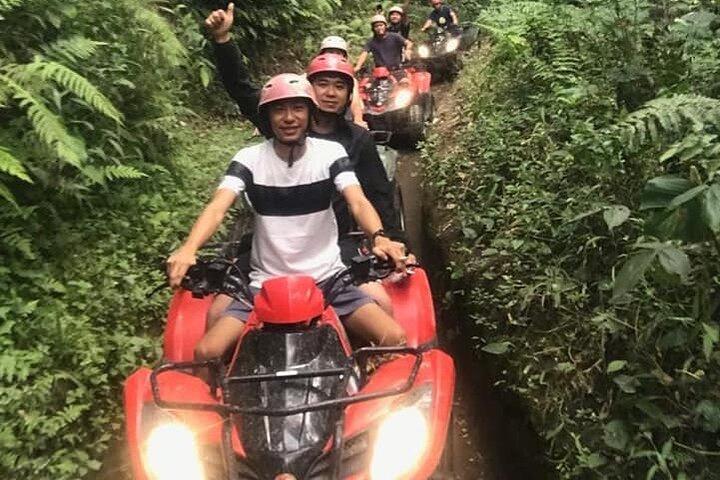 Bali ATV Quad Bike a través del túnel, cascada, rafting
