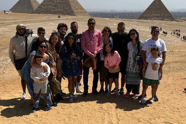 Visite privée d'une journée aux pyramides de Gizeh, au Sphinx et à la pyramide de Sakkara