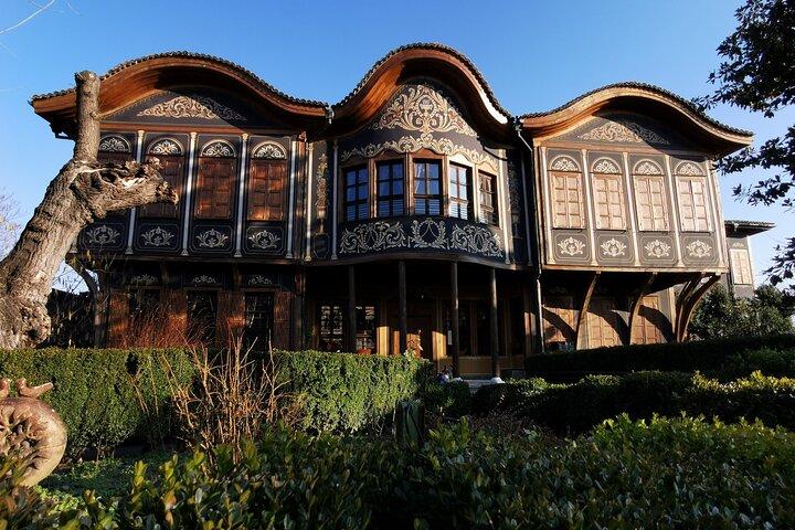 Plovdiv, la fortaleza de Asen y el monasterio de Bachkovo: tour en grupo pequeño con recogida