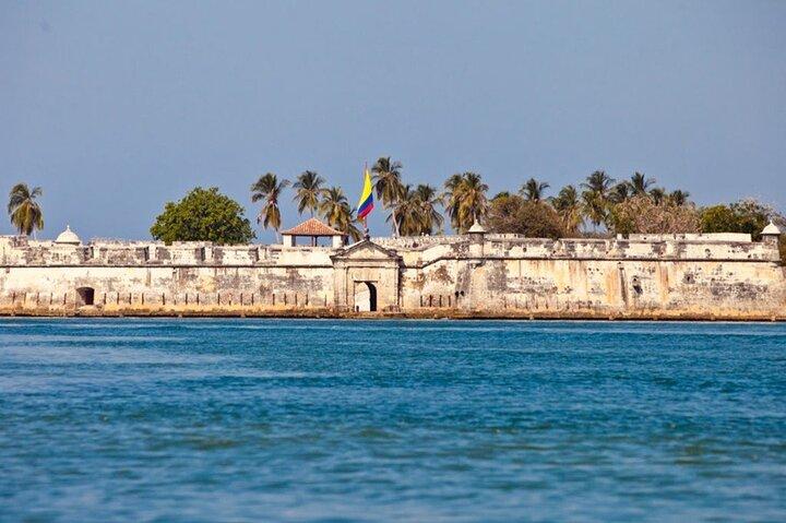 5 Islands Tour from Cartagena Including Snorkeling and Lunch