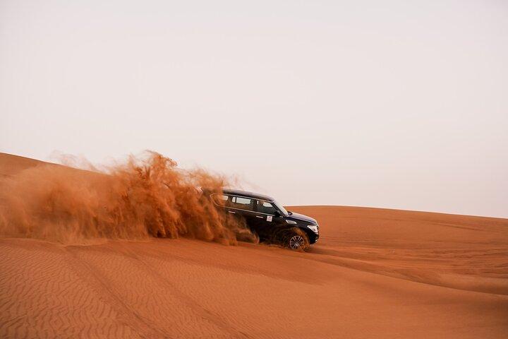Desert Safari Dubai in veicolo 4x4 con cena