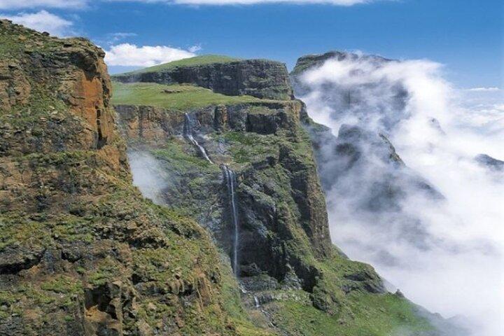 Drakensbergen en Nelson Mandela Capture Site Full-Day Private Tour