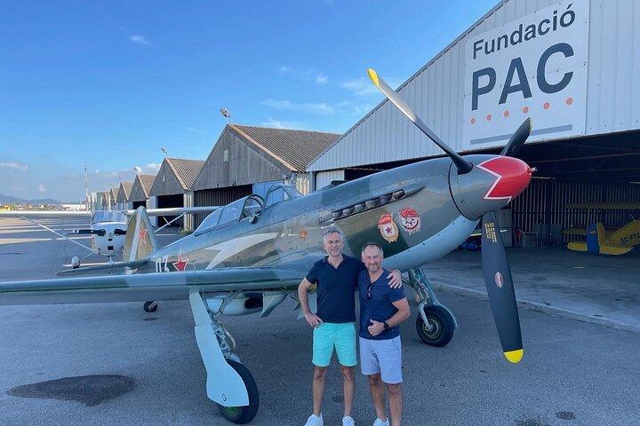 Vuelo privado Ultimate Warbird cerca de Barcelona