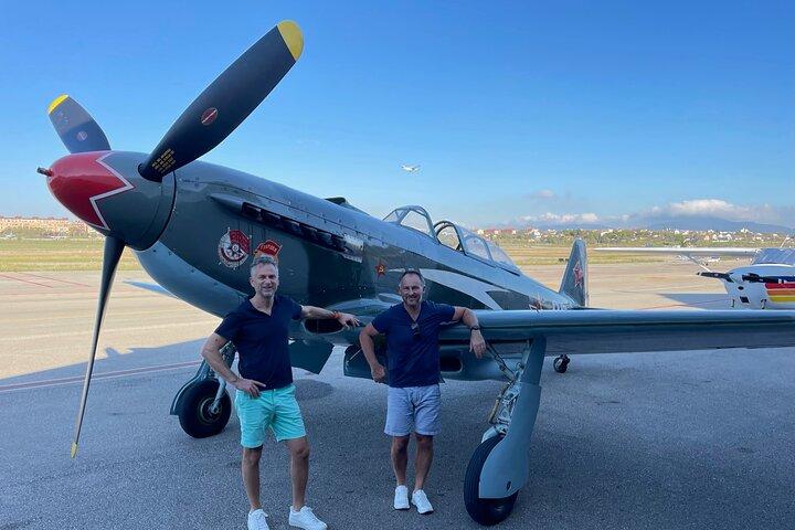 Vuelo privado Ultimate Warbird cerca de Barcelona