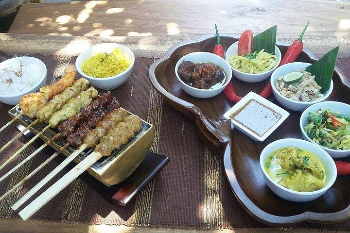 ウブド：パオンバリ料理教室とバトゥアン寺院ツアー