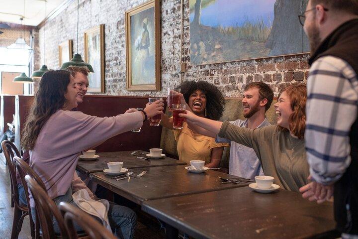 Assapora il tour gastronomico a piedi di Upper King Street a Charleston