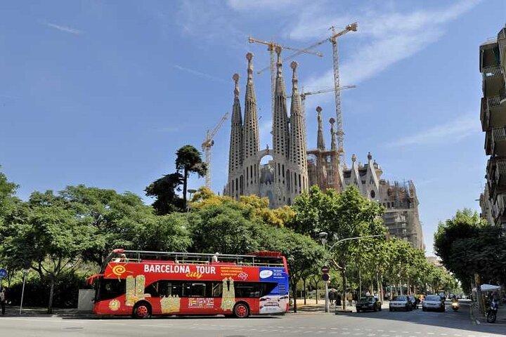 Barcelona City Tour Hop on Hop off & Camp NOU Tour F.C. Barcelona