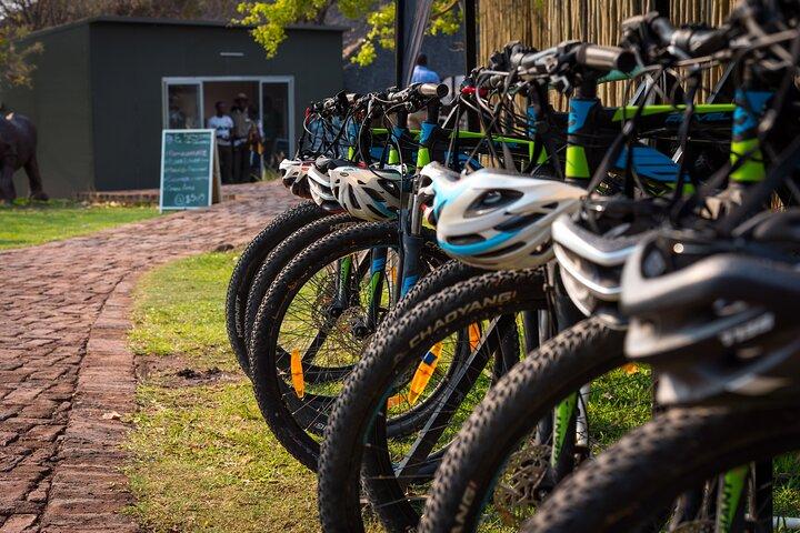 ビクトリアフォールズの2時間自転車ツアー