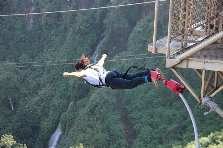 ビクトリアフォールズ橋バンジージャンプ | ザンベジアドベンチャー111m