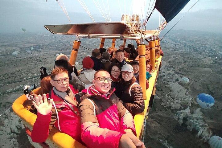 Cappadocia Luftballonflyvning over Fe Skorstene