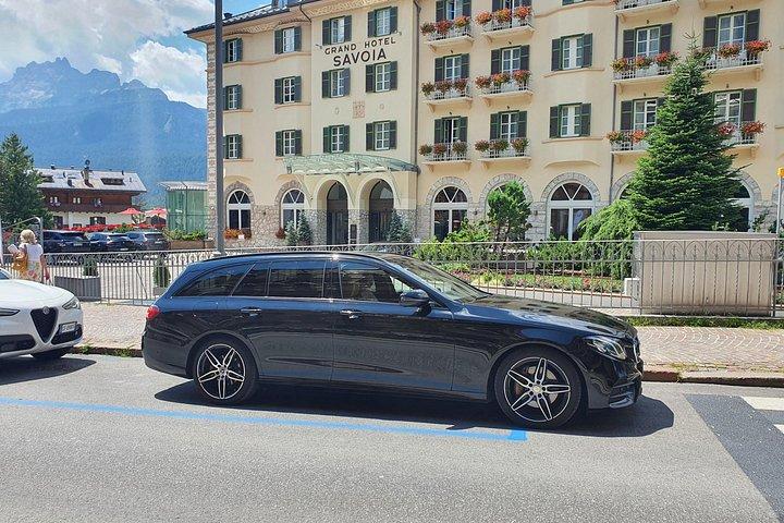 フィウムチーノ ローマ空港 (FCO) からサンタ マリネッラ - 往復プライベート送迎