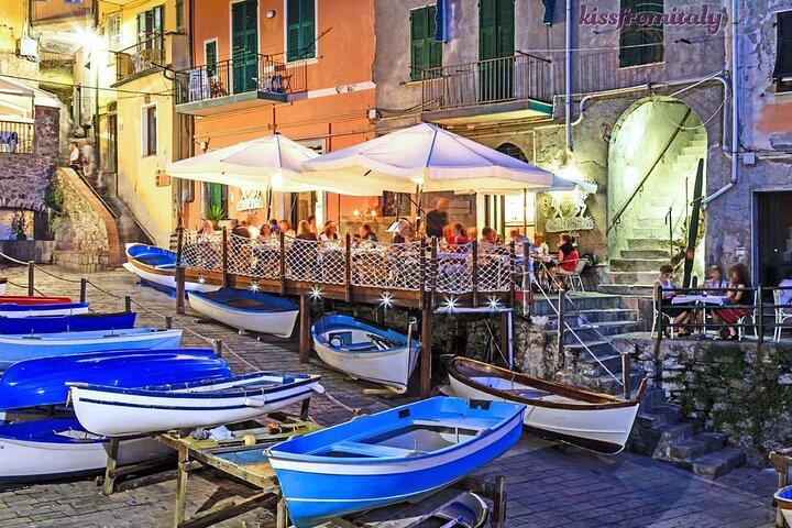 ミラノ発チンクエ・テッレ日帰り旅行：イタリア語・リビエラ・エスケープ