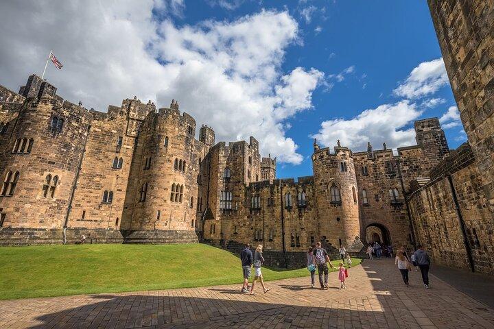 Edinburgh: Alnwick Castle & The Borders Hogwarts-Drehort