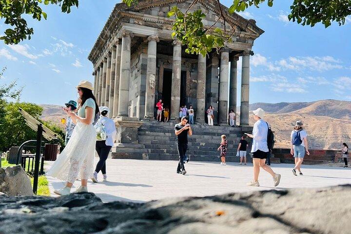 Garni, Geghard & Sevan : Symphonie des pierres et vues panoramiques