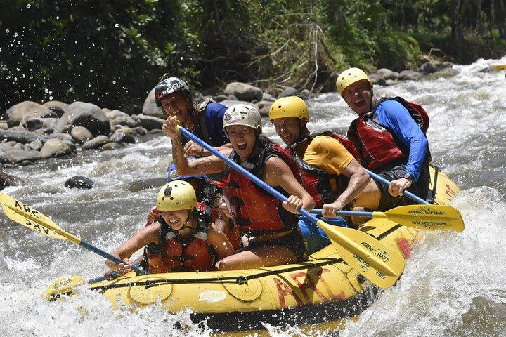 Rio Sarapiqui Rafting klasse III eftermiddagstur