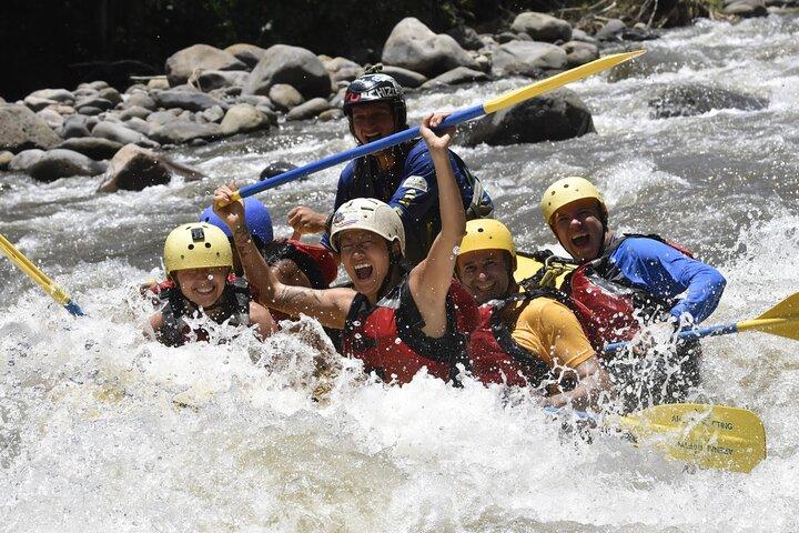 Rio Sarapiqui Rafting klasse III eftermiddagstur