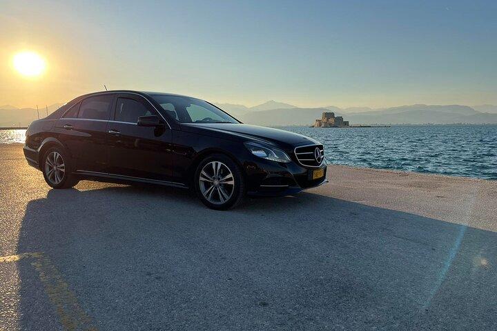 Transporte privado desde/hacia Nafplio y el aeropuerto internacional de Atenas