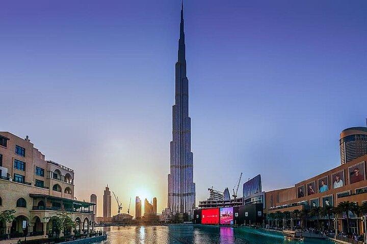Burj Khalifa "Sky Lounge" fino al 154° piano con pasto leggero